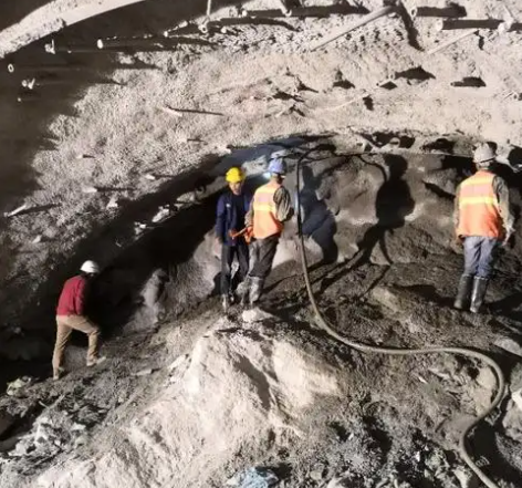 铜川拱顶带模注浆料的施工流程及注意事项